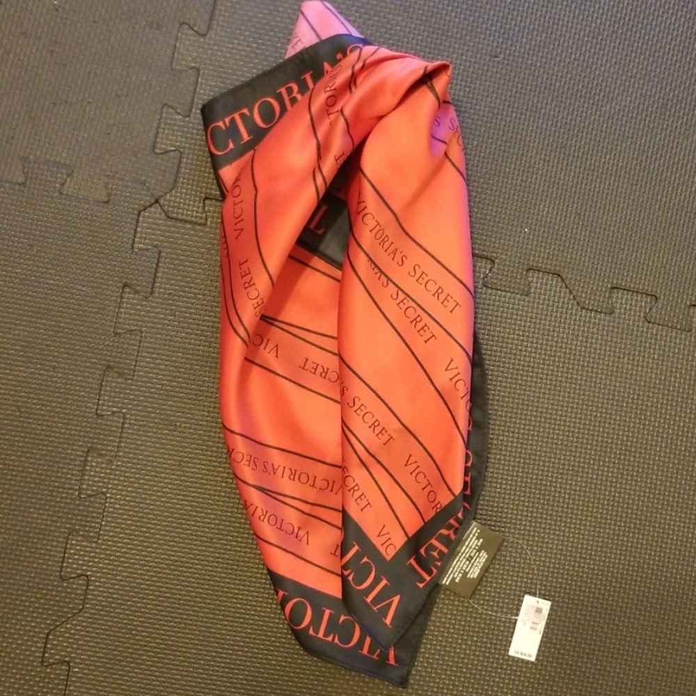 VS Scarf